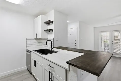 3600 Jeanetta Street 2707 Houston TX 77063