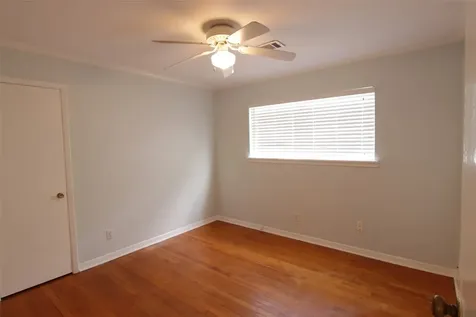 7030 Sharpview Drive Houston TX 77074
