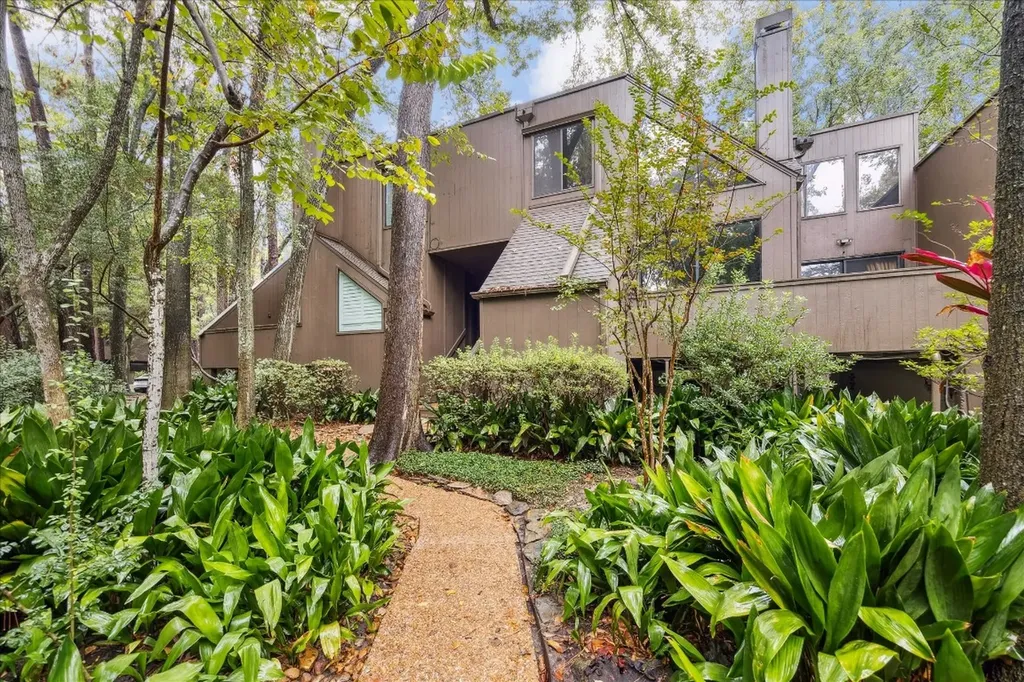 222 Litchfield Lane Houston TX 77024