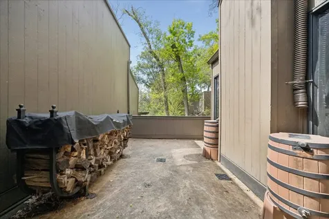222 Litchfield Lane Houston TX 77024