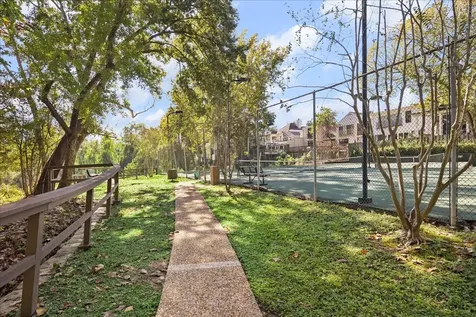 222 Litchfield Lane Houston TX 77024