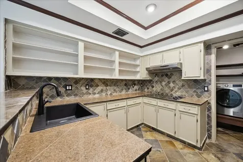 222 Litchfield Lane Houston TX 77024