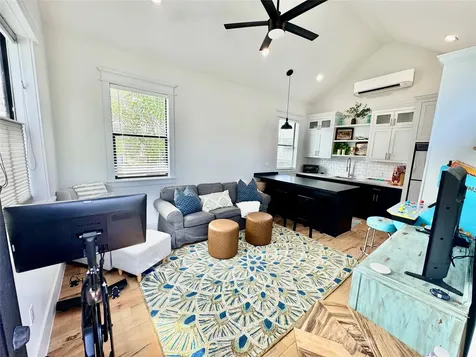 805 Cordell Street Houston TX 77009