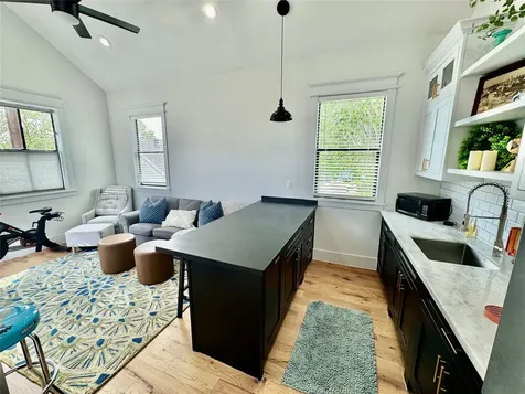 805 Cordell Street Houston TX 77009