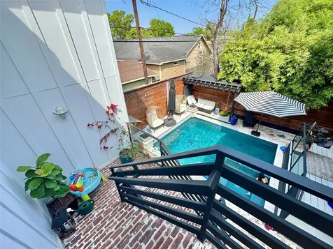 805 Cordell Street Houston TX 77009