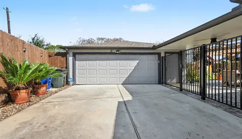 10718 Longmont Drive Houston TX 77042