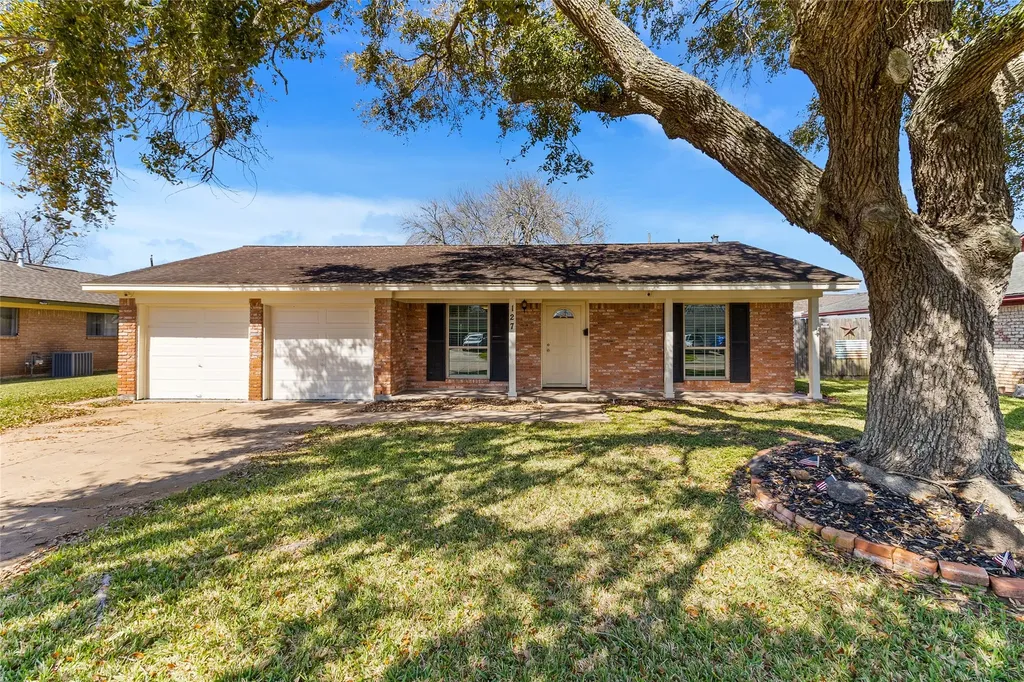 127 Talisman Street Lake Jackson TX 77566
