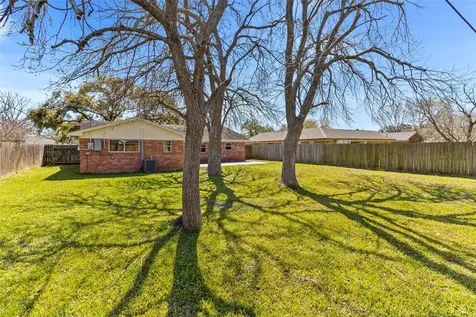127 Talisman Street Lake Jackson TX 77566