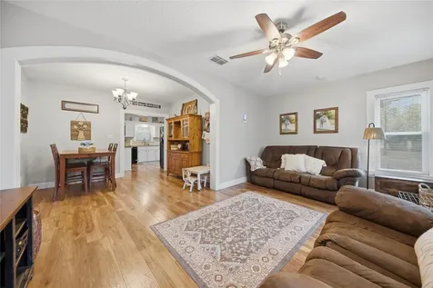 407 N Summit Street Weimar TX 78962