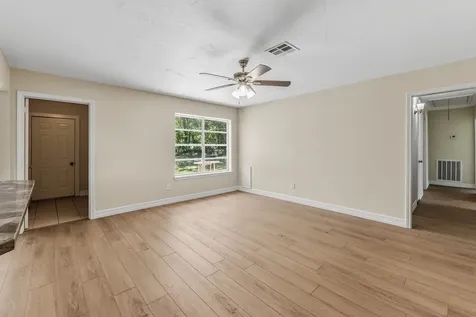 2615 Chimney Rock Huntsville TX 77320