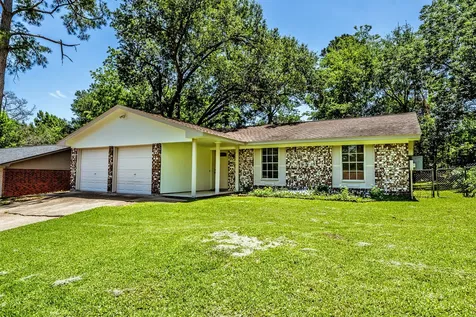 2615 Chimney Rock Huntsville TX 77320