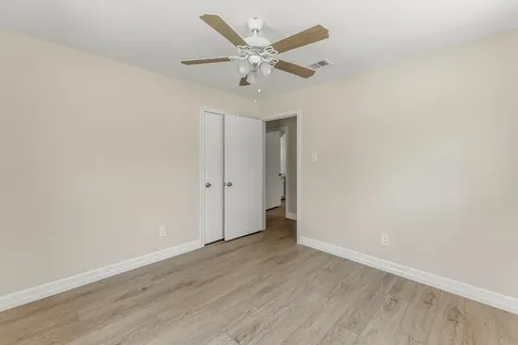 2615 Chimney Rock Huntsville TX 77320