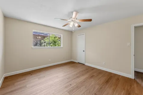 2615 Chimney Rock Huntsville TX 77320