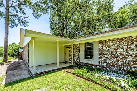2615 Chimney Rock Huntsville TX 77320
