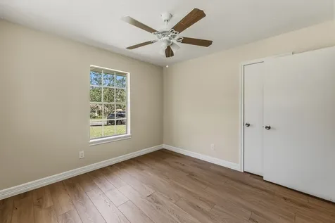 2615 Chimney Rock Huntsville TX 77320