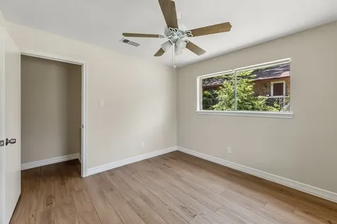 2615 Chimney Rock Huntsville TX 77320
