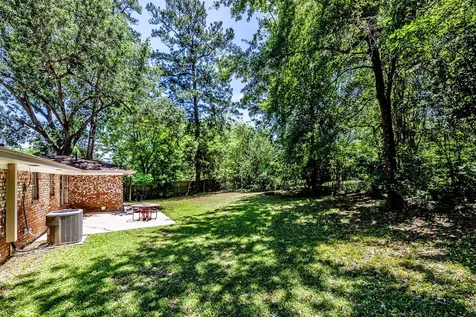 2615 Chimney Rock Huntsville TX 77320