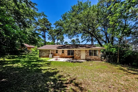 2615 Chimney Rock Huntsville TX 77320