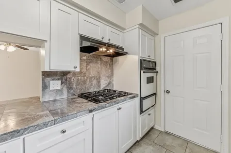 2615 Chimney Rock Huntsville TX 77320