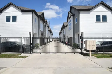 5904 Gardendale Drive B Houston TX 77092