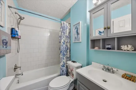 5710 Avenue T 1/2 Galveston TX 77551