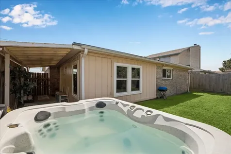 5710 Avenue T 1/2 Galveston TX 77551