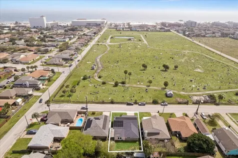 5710 Avenue T 1/2 Galveston TX 77551