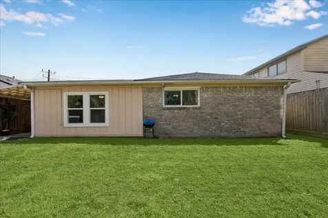 5710 Avenue T 1/2 Galveston TX 77551