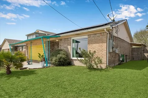 5710 Avenue T 1/2 Galveston TX 77551