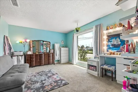 5710 Avenue T 1/2 Galveston TX 77551