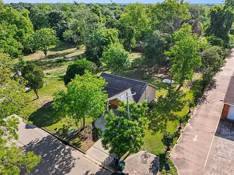 326 S Bell Drive Texas City TX 77591