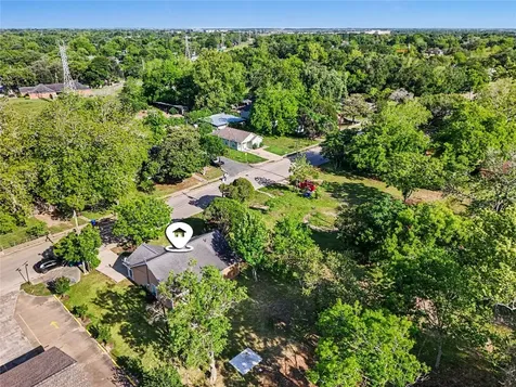 326 S Bell Drive Texas City TX 77591