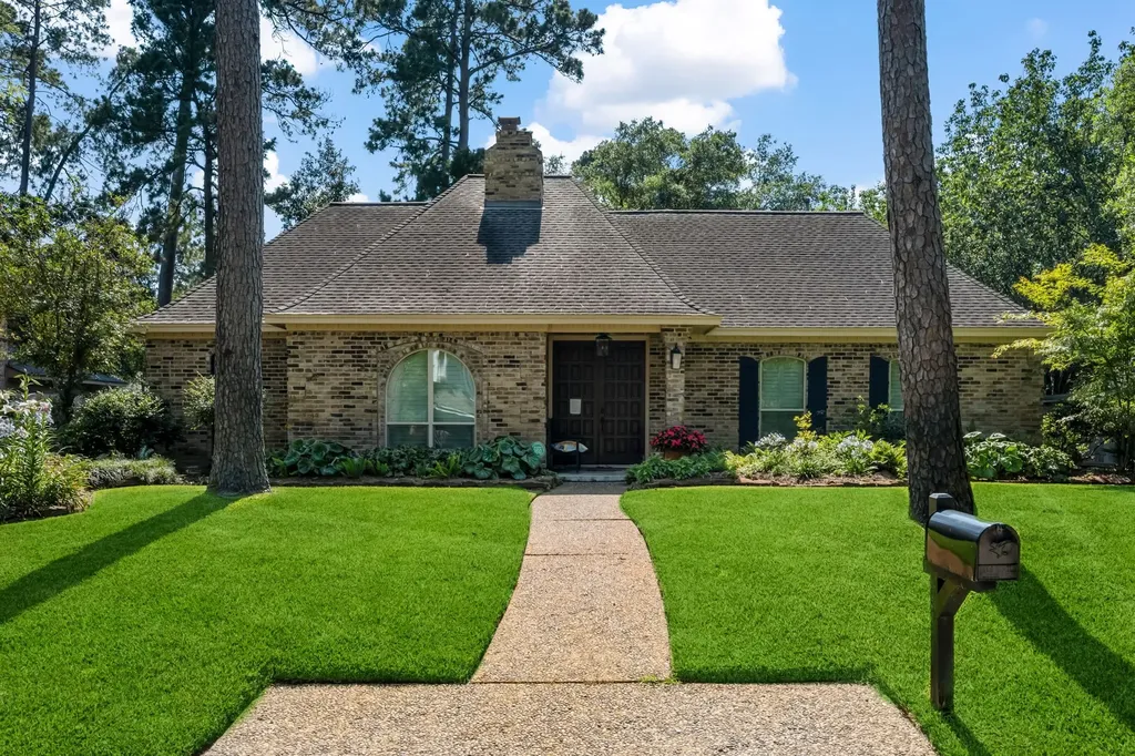 1723 Hidden Villas Drive Kingwood TX 77339