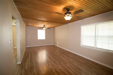 20 White Oak Drive A Huntsville TX 77320