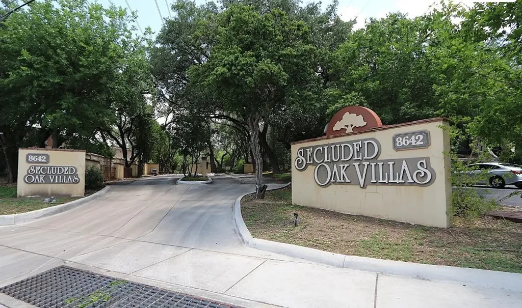 8642 Fredericksburg Road 303 San Antonio TX 78240