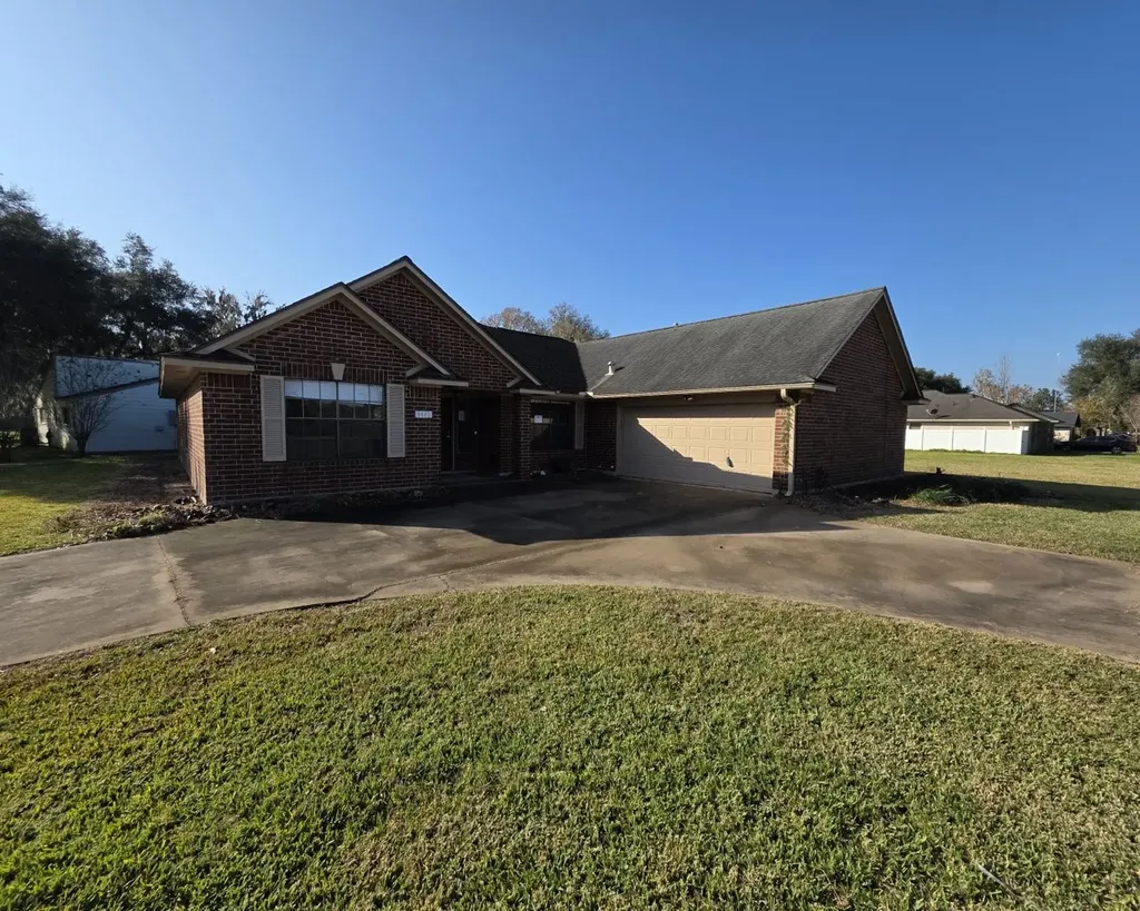 2571 Pinehurst Drive West Columbia TX 77486