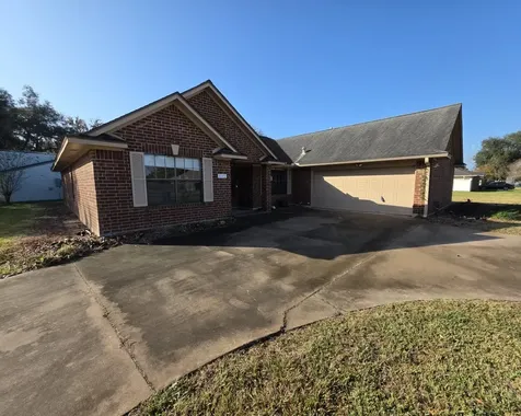 2571 Pinehurst Drive West Columbia TX 77486