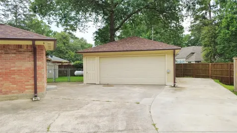 1806 Southwood Drive Woodbranch TX 77357