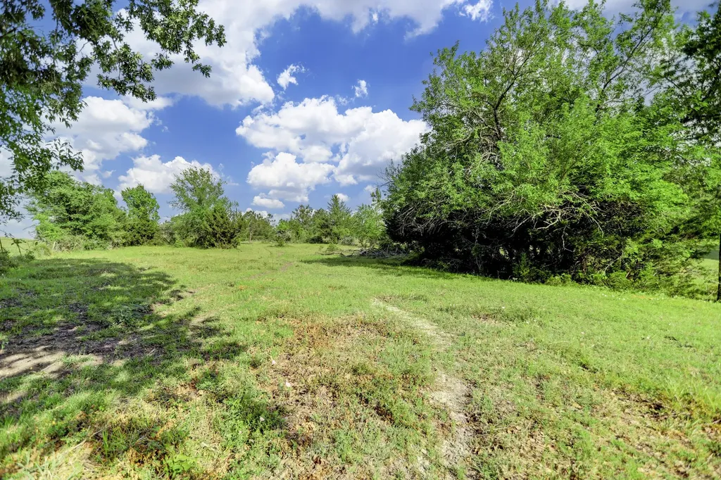 7198 Cr 208 Navasota TX 77868