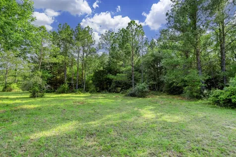 7198 Cr 208 Navasota TX 77868