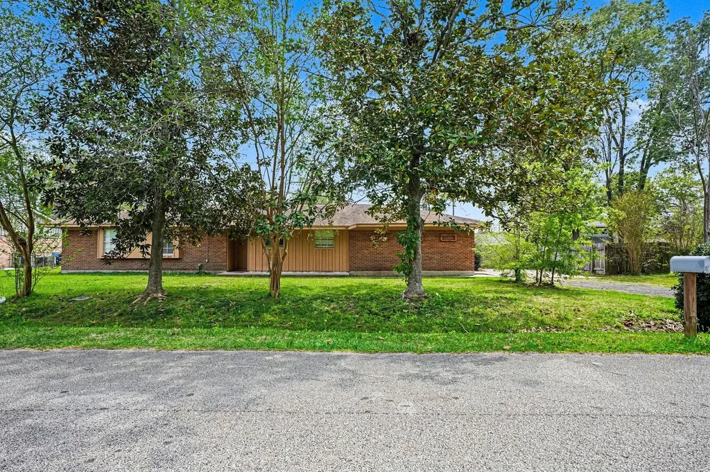722 N Fall Creek Drive Houston TX 77336