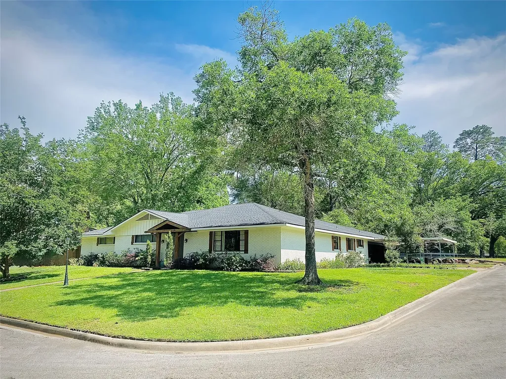 129 Circle Drive Cleveland TX 77327