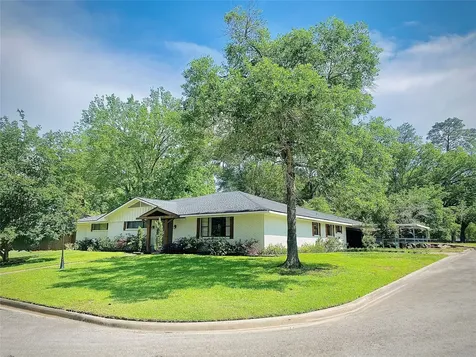129 Circle Drive Cleveland TX 77327