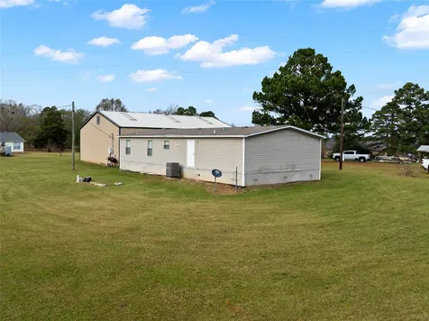 220 Pr 8464 Broaddus TX 75929