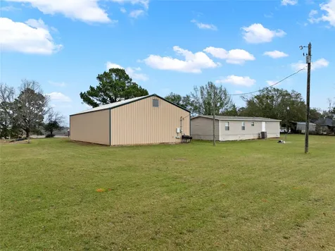 220 Pr 8464 Broaddus TX 75929