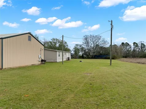 220 Pr 8464 Broaddus TX 75929