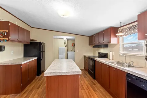 220 Pr 8464 Broaddus TX 75929