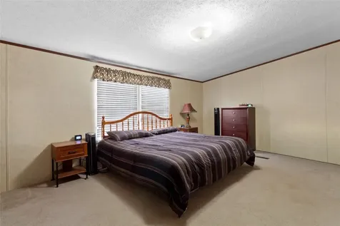 220 Pr 8464 Broaddus TX 75929