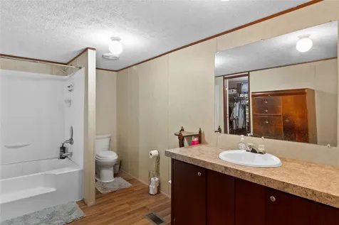 220 Pr 8464 Broaddus TX 75929
