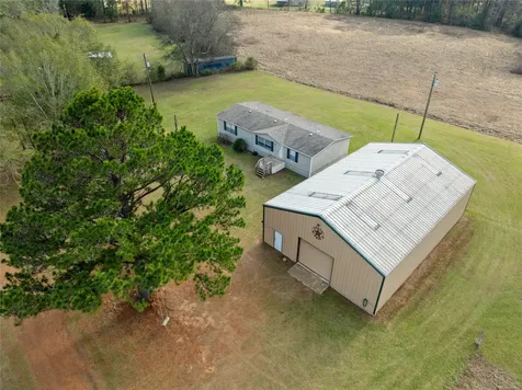 220 Pr 8464 Broaddus TX 75929